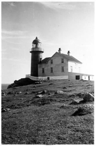 Fig. 58. Tait, Robert Holland. “Ferryland Lighthouse.” The Rooms Archive, VA 15b-65.15, Newfoundland Tourist Development Board Photograph Collection, ca. 1945.